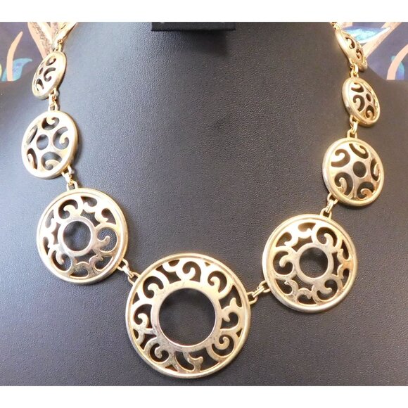 Vintage Filigree Cutout Medallion Gold Tone Necklace - Picture 2 of 3